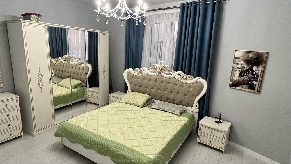 Продам спальный гарнитур