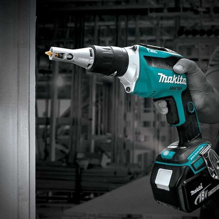 ПРОМОЦИЯ!Акумулаторен винтоверт за сухо строителство Makita DFS452Z 18V