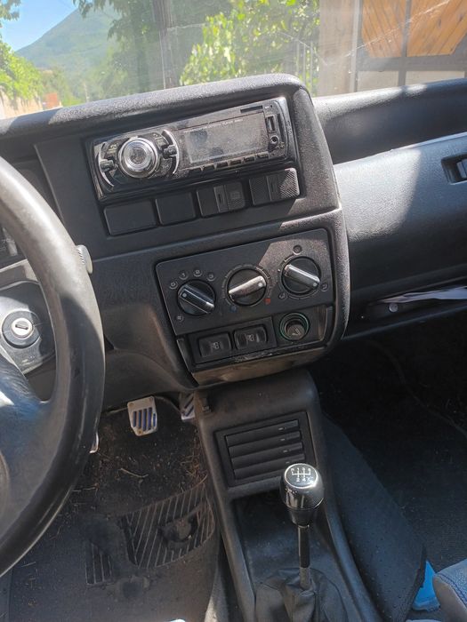 Продавам vw polo 1.3 gt
