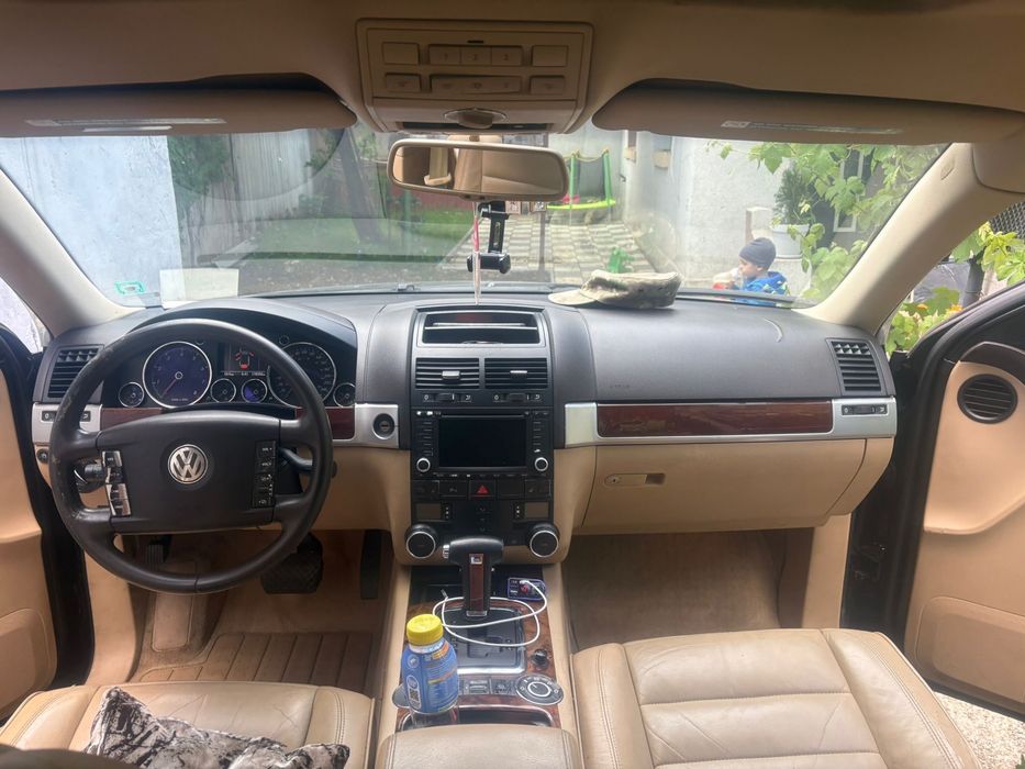 Vând Volkswagen Touareg 3.2 VR6 cu Gpl sau schimb cu Bmw Seria 1 E87