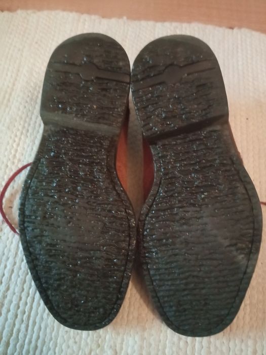 Vând bocanci din piele