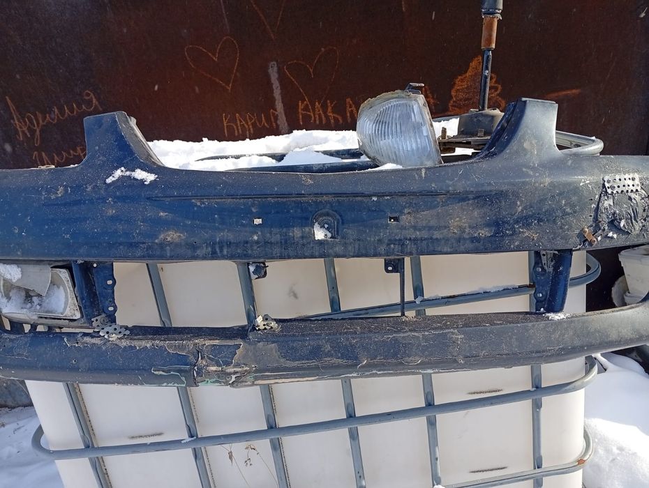 Продам запчасти на мазду 323 bj