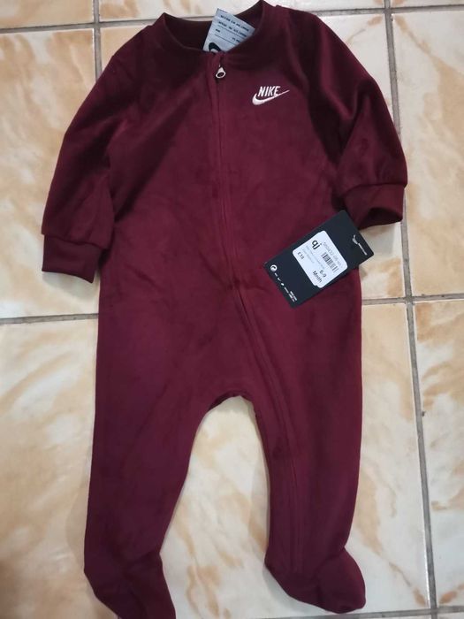 Плюшени ромпъри на nike