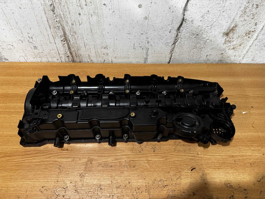 Capac culbutori tacheti chiulasa original BMW motor N57 3.0 diesel BMW X5 E70 F15 X6 E70 E71 Seria 5 F10 Seria 3 F30 Seria 4 F32 F36
