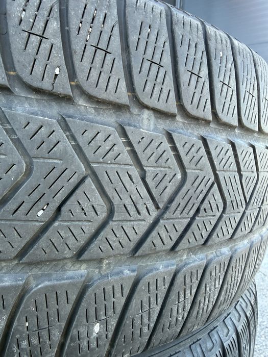 Зимни гуми Пирели 245 45 20 ц