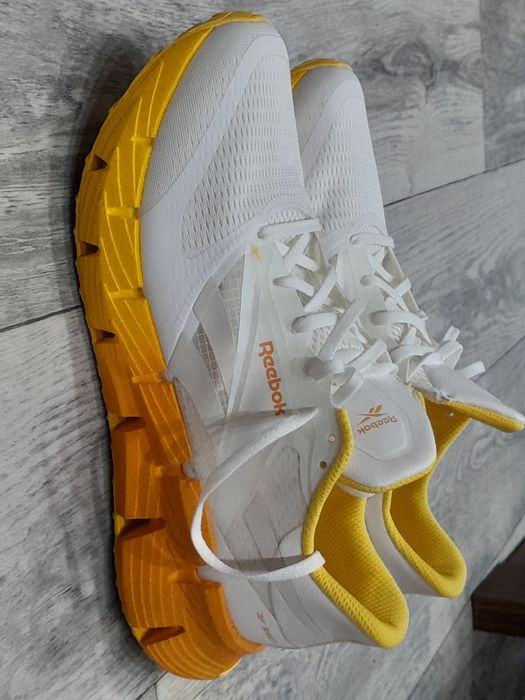 Продаю Кроссовки Новые Reebok