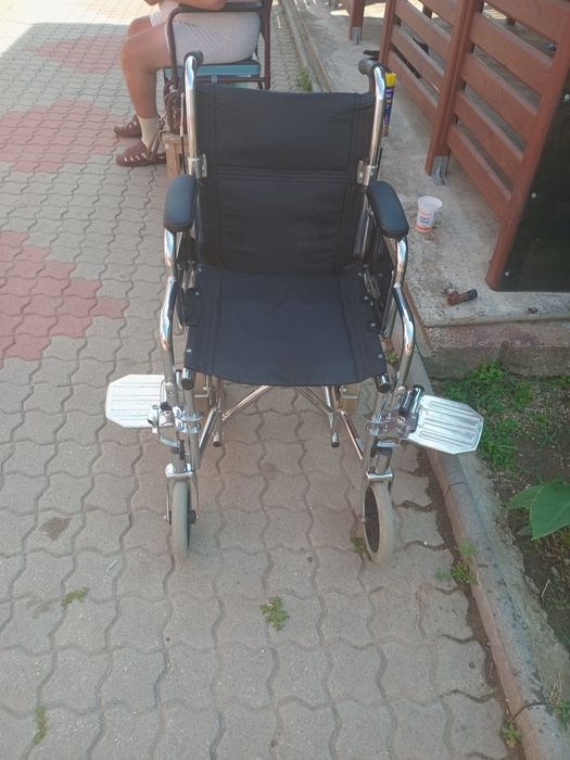 Carucior pentru persoane cu dizabilitati