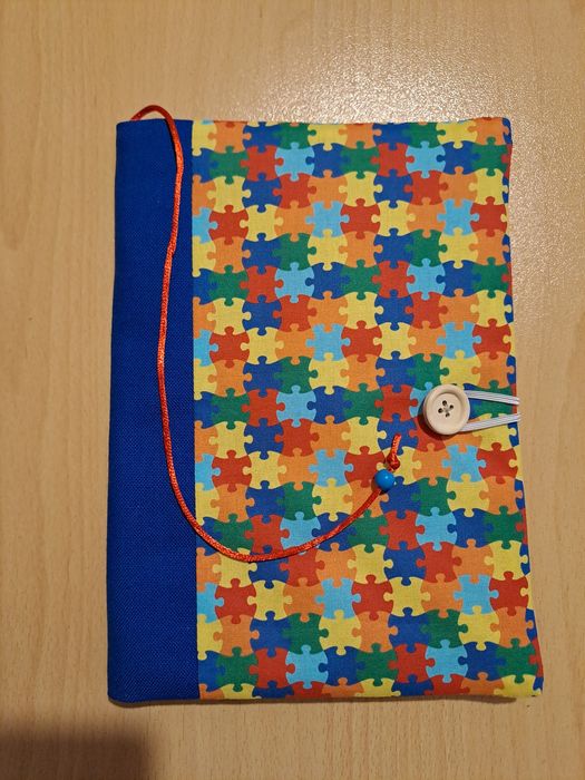 Текстилни калъфи / дрешки за книги