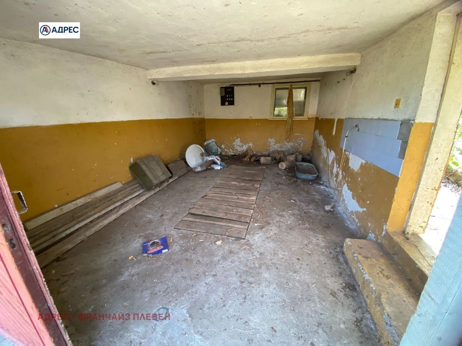 Къща в Враца, област-с.Баница площ 106 цена 25000