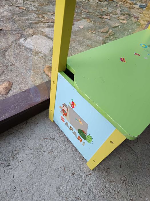 Детска пейка с място за съхранение