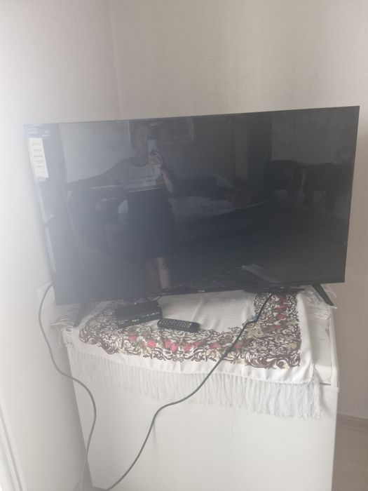 Продам телевизор с голосовым новая