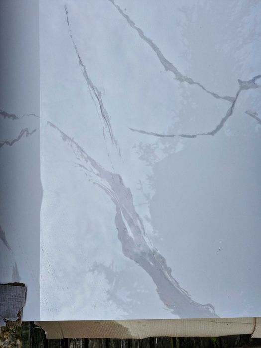 Фаянсови плочки бели с сиви сенки