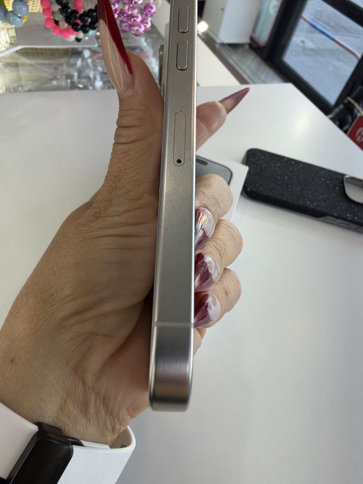 Продам iPhone 15 Pro в идеальном состояние.