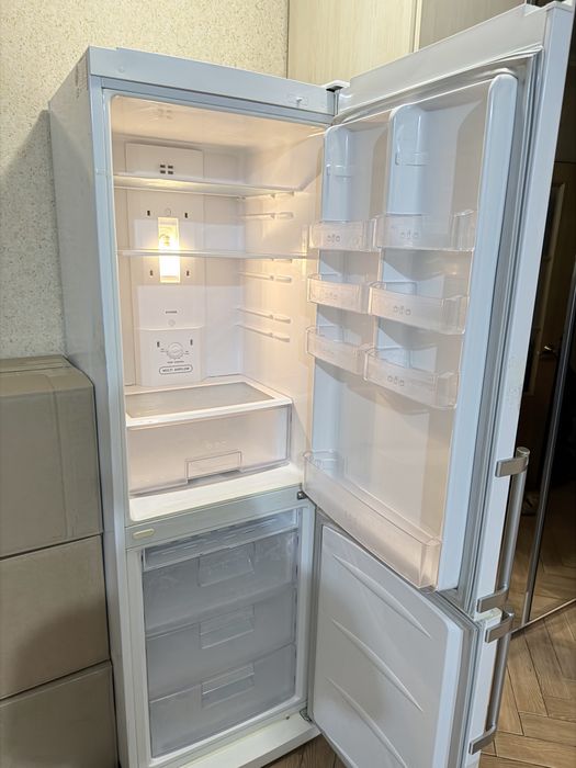 Продам Холодильник LG No Frost
