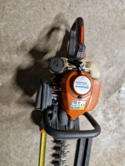 Husqvarna masina tuns / foarfeca gard viu