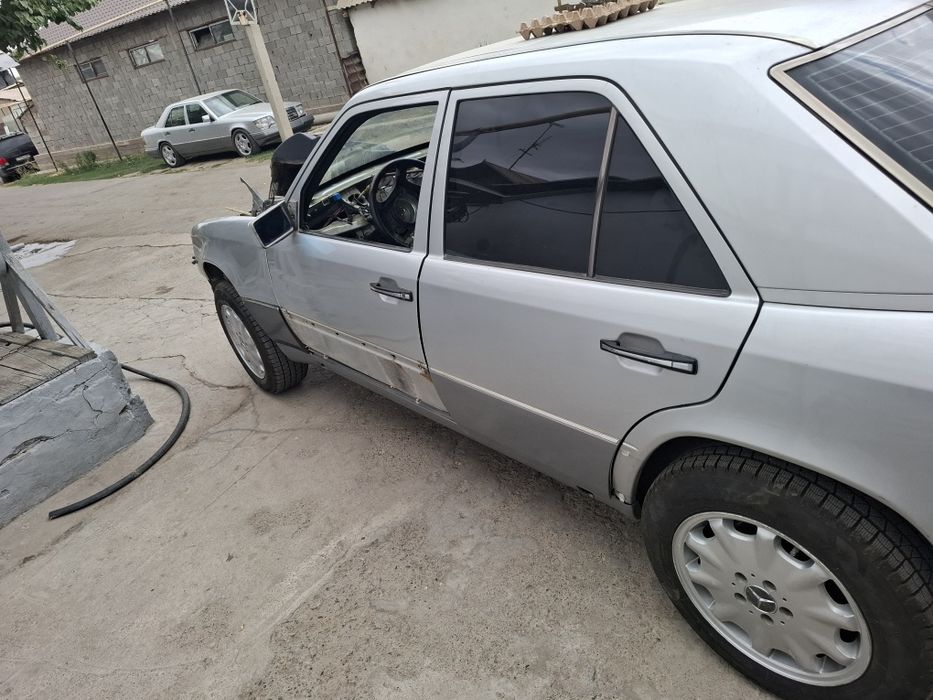 Мерседес на запчасти ешка.