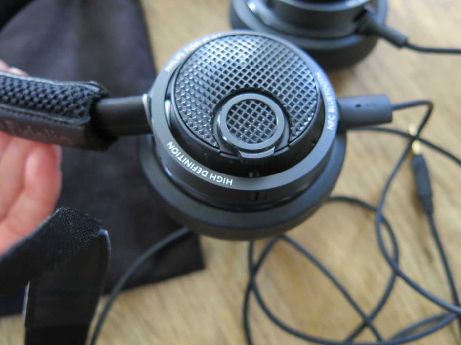 Безжични слушалки Philips Fidelio M2