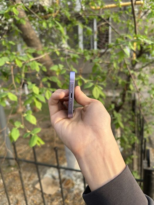 Iphone 12 128gb 75% akb