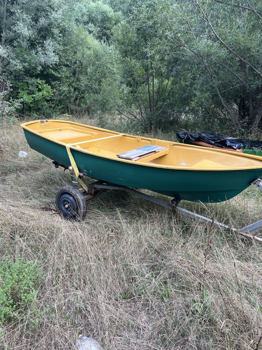 Рибарска лодка много лека