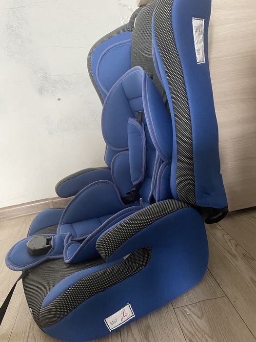 Продам автокресло новое