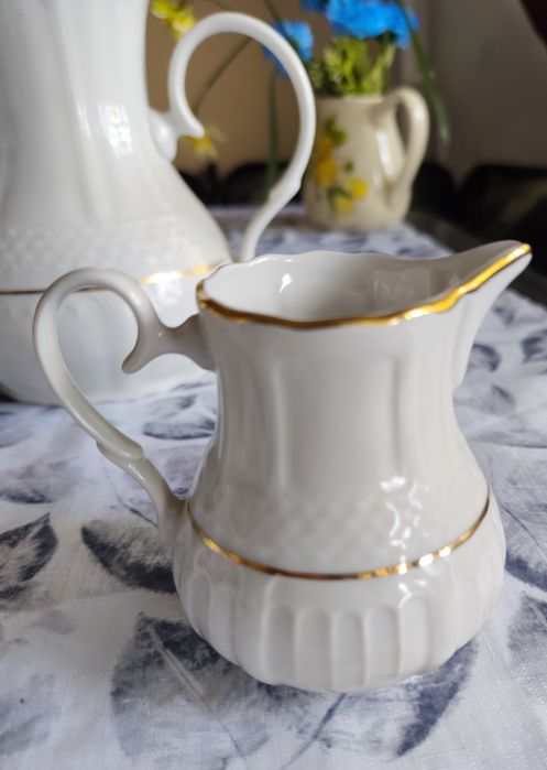 Порцеланов комплект за чай.