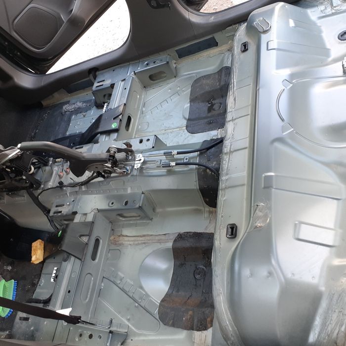 Химчистка  салона  авто   Полировка  авто  кузова Аксия  600000  сум