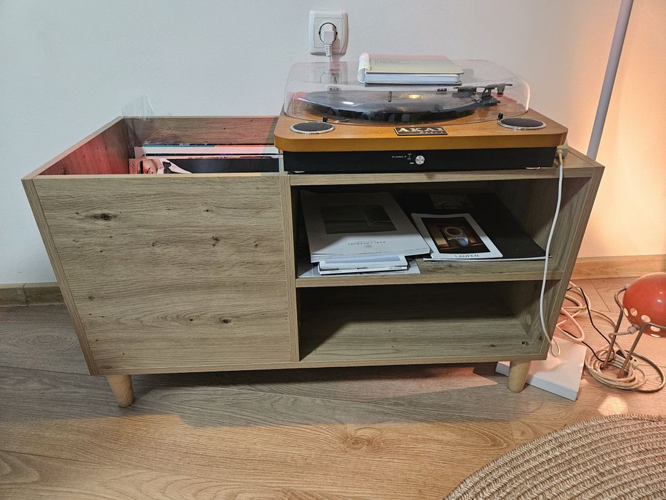 Шкаф за грамофон