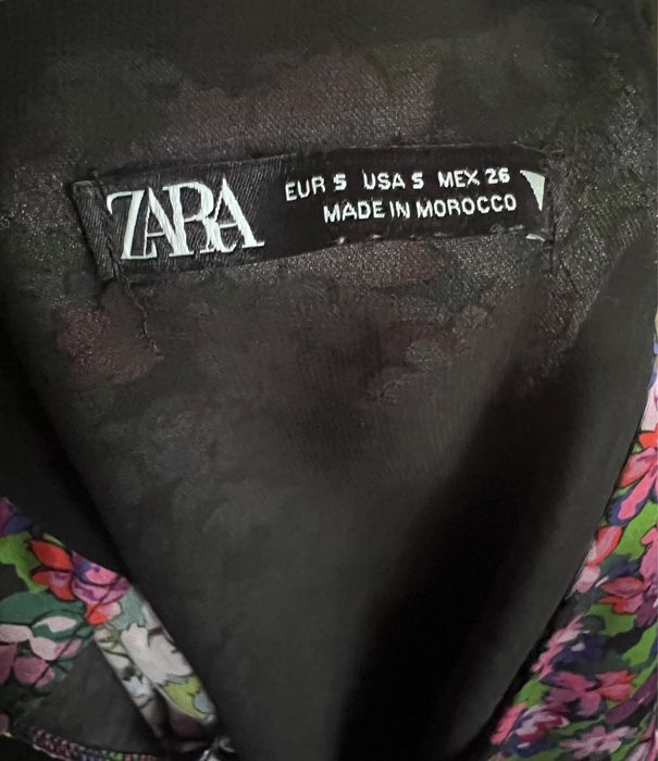 Сатенена стилна рокля Зара