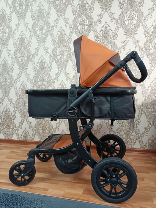 Продаю коляска.  Состояние отличная
