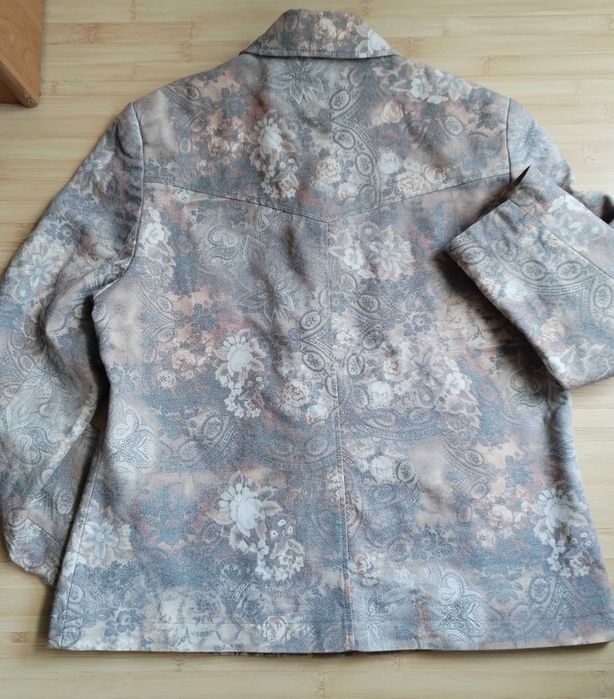 Дамско цветно дънково яке