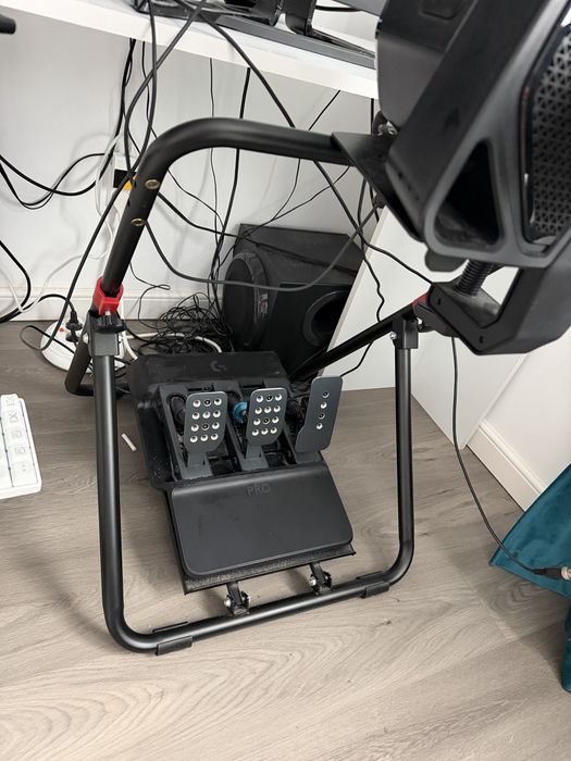 Vand volan logitech G Pro cu Pedale Logitech pro racing pedals si schimbator thrustmaster Th8a
