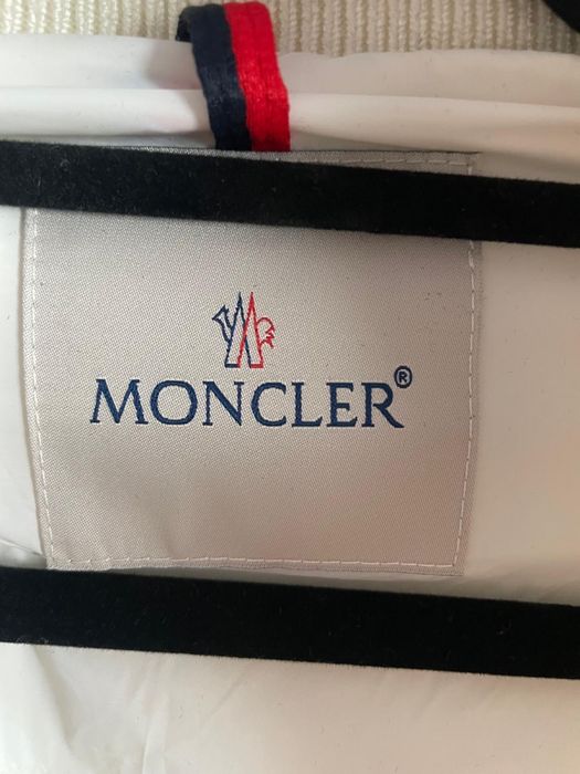 Geaca Moncler cu puf