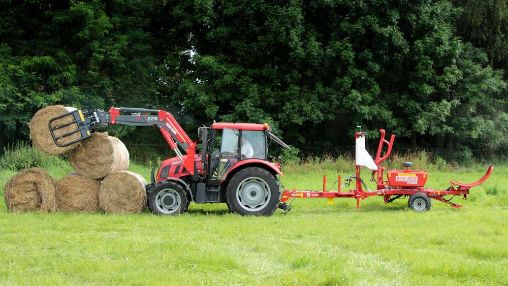 Metal-Fach Z593 Mașină de ambalat baloți tractată Metal-Fach Z593