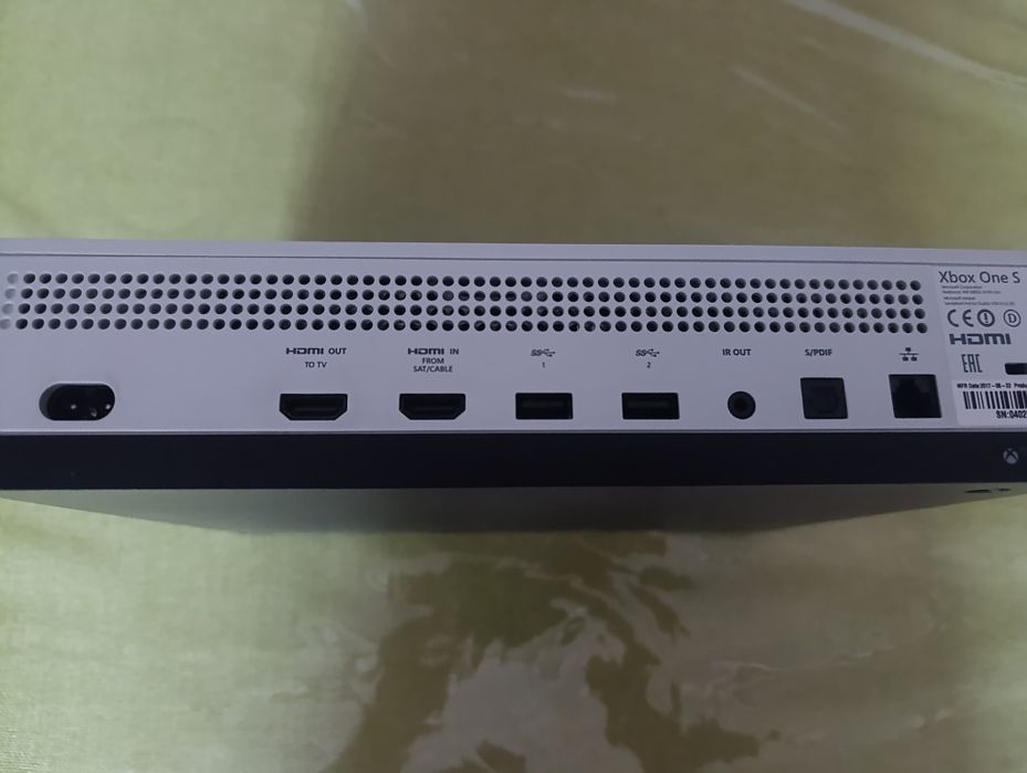 Продам Xbox One S, 1терабайт