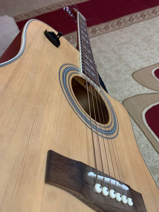Ajoyib holatdagi Gitara sotiladi.