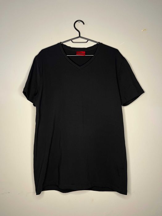 Hugo Boss V-Neck T-Shirt Мъжка Тениска