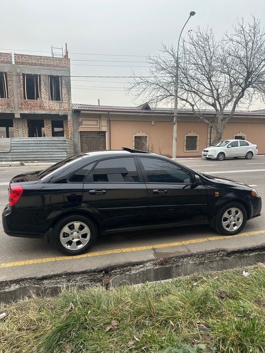 Продается своя Gentra 3позиция фулл, люк, абс, мафон