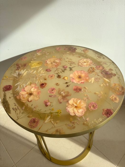 Маси от епоксидна смола с цветя