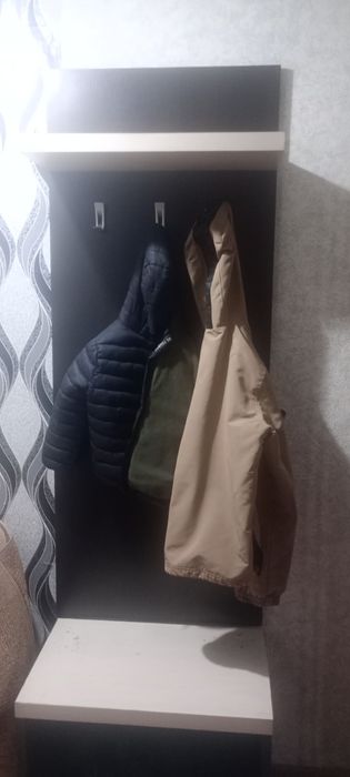 Вешалка в прихожку.