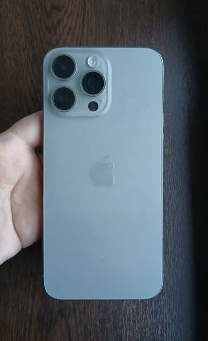iPhone 15 Pro Max | 256 GB пользовалась женшина