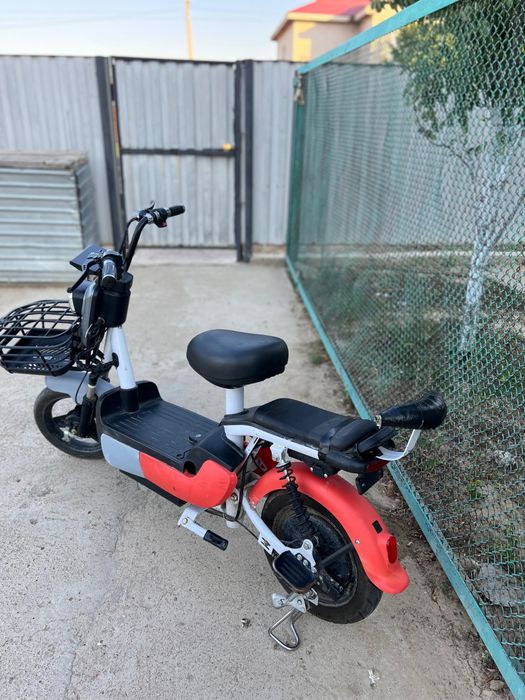 Электроскутер электомопед