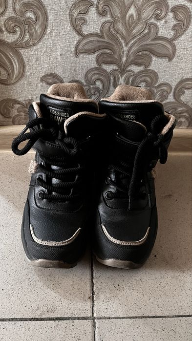 Ботинки на мальчика 35р