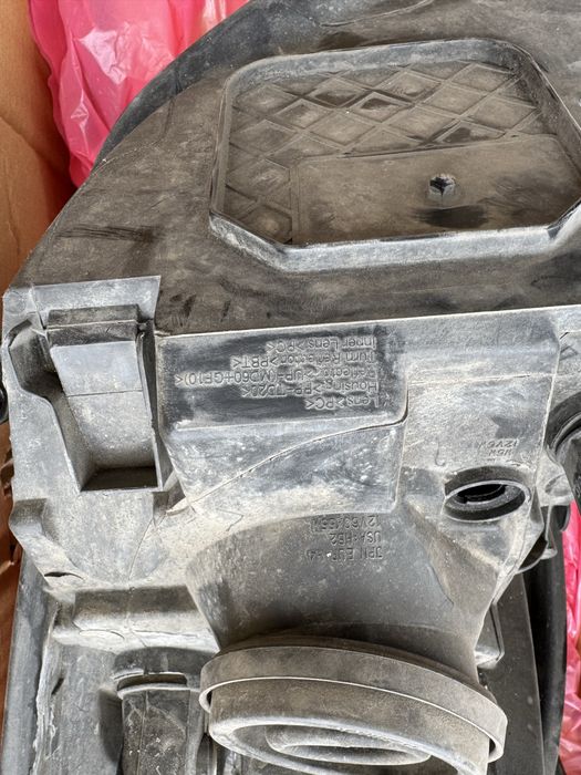 Фара Toyota Yaris