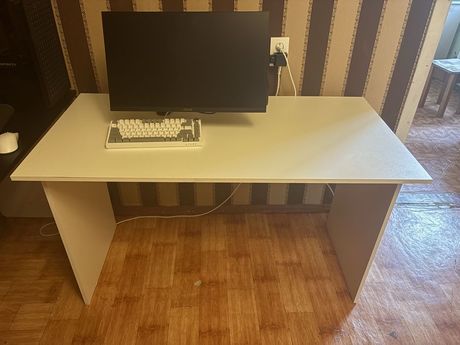 Стол в хорошем состояний