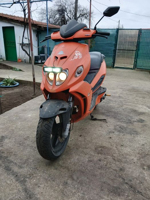 Vând  Scuter Malaguti f12