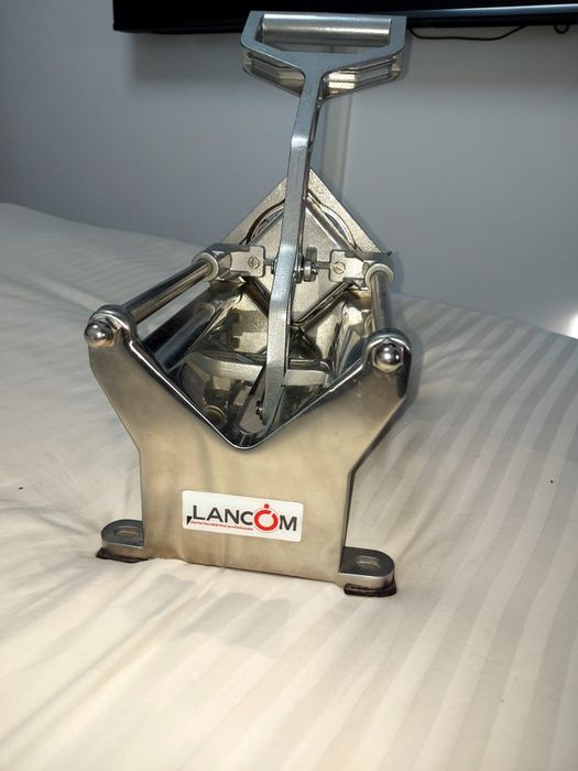 Aparat taiat cartofi