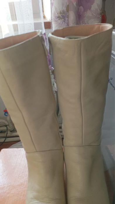 Продам  кожанные сапоги