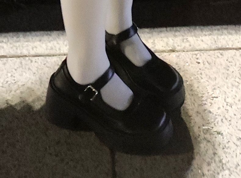 Классические черные туфли с массивным каблуком