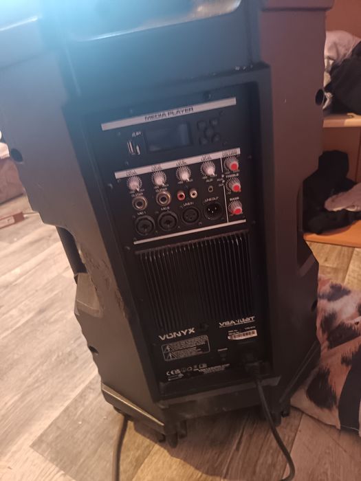 Vând boxe mâna a doua