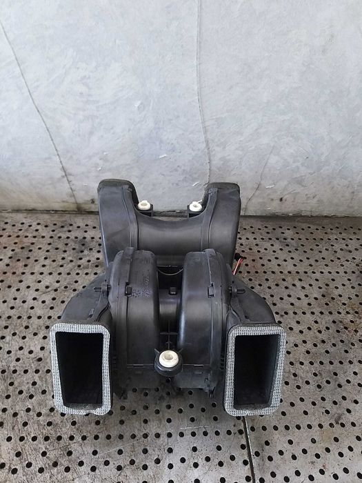 Aeroterma ventilator spate bmw seria 5 f11 6411931185302 t913539 b0600787